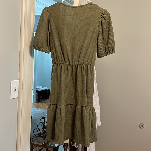 Green Casual Sundress - Picture 4 of 4